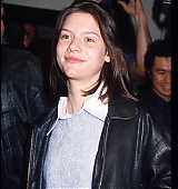 1995-03-06-Outbreak-Los-Angeles-Premiere-001.jpg