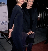 1996-10-16-To-Gillian-On-Her-37th-Birthday-New-York-Premiere-009.jpg