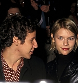 1998-03-02-The-Man-In-The-Iron-Mask-New-York-Premiere-004.jpg