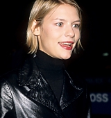 1998-03-02-The-Man-In-The-Iron-Mask-New-York-Premiere-007.jpg