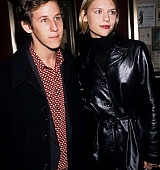 1998-03-02-The-Man-In-The-Iron-Mask-New-York-Premiere-013.jpg