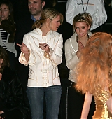 2005-02-10-Olympus-Fashion-Week-Fall-2006-030.jpg