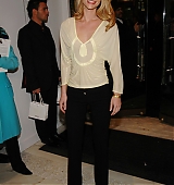 2006-02-07-Versace-Celebrates-The-Re-Opening-Of-The-Fifth-Avenue-Boutique-004.jpg