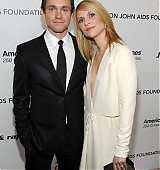 2011-02-27-19th-Annual-Elton-John-AIDS-Foundation-Oscar-Viewing-Party-018.jpg