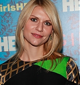 2012-04-04-HBO-With-The-Cinema-Society-Host-The-New-York-Premiere-Of-Girls-014.jpg