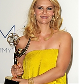 2012-09-23-64th-Emmy-Awards-Press-Room-006.jpg