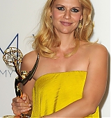 2012-09-23-64th-Emmy-Awards-Press-Room-009.jpg