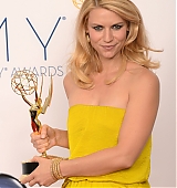 2012-09-23-64th-Emmy-Awards-Press-Room-015.jpg