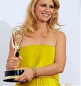 2012-09-23-64th-Emmy-Awards-Press-Room-023.jpg