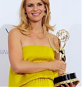 2012-09-23-64th-Emmy-Awards-Press-Room-031.jpg