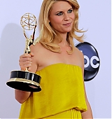 2012-09-23-64th-Emmy-Awards-Press-Room-033.jpg