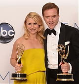 2012-09-23-64th-Emmy-Awards-Press-Room-039.jpg