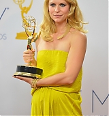 2012-09-23-64th-Emmy-Awards-Press-Room-057.jpg