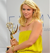 2012-09-23-64th-Emmy-Awards-Press-Room-071.jpg