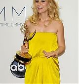 2012-09-23-64th-Emmy-Awards-Press-Room-085.jpg