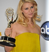 2012-09-23-64th-Emmy-Awards-Press-Room-190.jpg