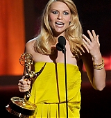 2012-09-23-64th-Emmy-Awards-Stage-And-Audience-008.jpg