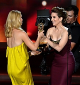 2012-09-23-64th-Emmy-Awards-Stage-And-Audience-040.jpg