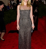 2013-05-06-Costume-Institute-Gala-At-The-Metropolitam-Museum-Of-Art-PUNK-Chaos-To-Couture-012.jpg