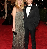 2013-05-06-Costume-Institute-Gala-At-The-Metropolitam-Museum-Of-Art-PUNK-Chaos-To-Couture-018.jpg
