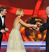 2013-09-22-65th-Emmy-Awards-Stage-042.jpg