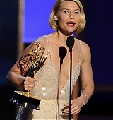 2013-09-22-65th-Emmy-Awards-Stage-066.jpg
