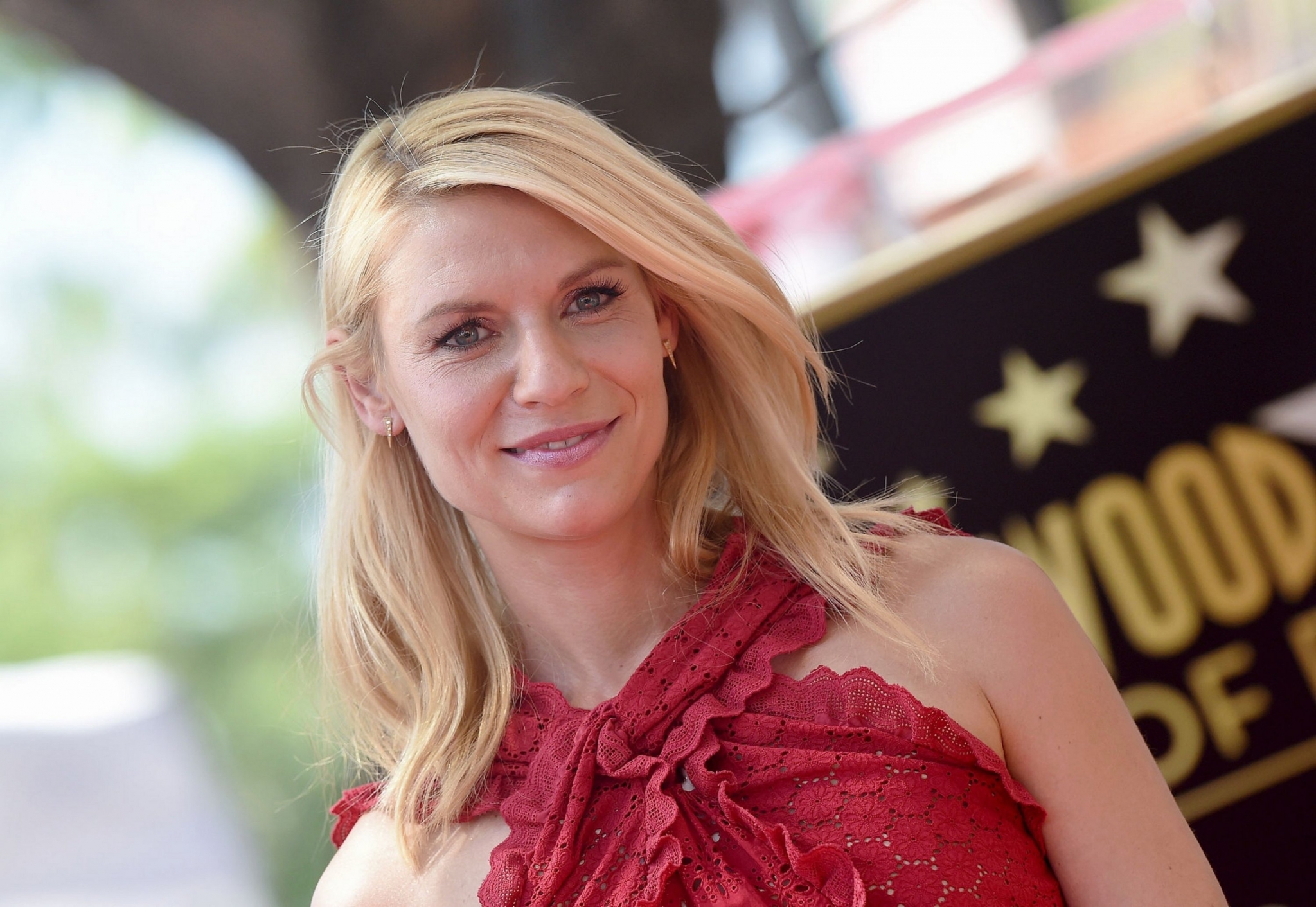 2015-09-24-Claire-Danes-Gets-A-Star-On-The-Hollywood-Walk-Of-Fame-0366.jpg