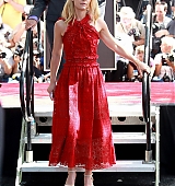2015-09-24-Claire-Danes-Gets-A-Star-On-The-Hollywood-Walk-Of-Fame-0032.jpg