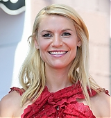 2015-09-24-Claire-Danes-Gets-A-Star-On-The-Hollywood-Walk-Of-Fame-0044.jpg