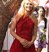 2015-09-24-Claire-Danes-Gets-A-Star-On-The-Hollywood-Walk-Of-Fame-0067.jpg