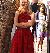 2015-09-24-Claire-Danes-Gets-A-Star-On-The-Hollywood-Walk-Of-Fame-0069.jpg