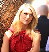 2015-09-24-Claire-Danes-Gets-A-Star-On-The-Hollywood-Walk-Of-Fame-0070.jpg