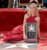 2015-09-24-Claire-Danes-Gets-A-Star-On-The-Hollywood-Walk-Of-Fame-0075.jpg