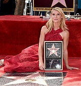 2015-09-24-Claire-Danes-Gets-A-Star-On-The-Hollywood-Walk-Of-Fame-0080.jpg