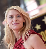 2015-09-24-Claire-Danes-Gets-A-Star-On-The-Hollywood-Walk-Of-Fame-0093.jpg