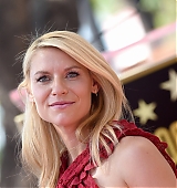 2015-09-24-Claire-Danes-Gets-A-Star-On-The-Hollywood-Walk-Of-Fame-0094.jpg