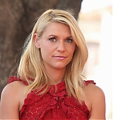 2015-09-24-Claire-Danes-Gets-A-Star-On-The-Hollywood-Walk-Of-Fame-0122.jpg