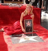 2015-09-24-Claire-Danes-Gets-A-Star-On-The-Hollywood-Walk-Of-Fame-0131.jpg