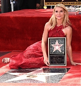2015-09-24-Claire-Danes-Gets-A-Star-On-The-Hollywood-Walk-Of-Fame-0155.jpg