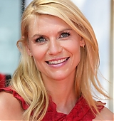 2015-09-24-Claire-Danes-Gets-A-Star-On-The-Hollywood-Walk-Of-Fame-0191.jpg