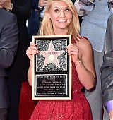 2015-09-24-Claire-Danes-Gets-A-Star-On-The-Hollywood-Walk-Of-Fame-0214.jpg