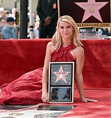 2015-09-24-Claire-Danes-Gets-A-Star-On-The-Hollywood-Walk-Of-Fame-0216.jpg