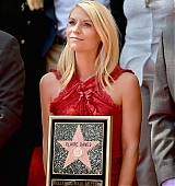 2015-09-24-Claire-Danes-Gets-A-Star-On-The-Hollywood-Walk-Of-Fame-0227.jpg