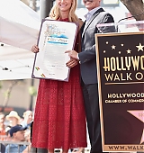 2015-09-24-Claire-Danes-Gets-A-Star-On-The-Hollywood-Walk-Of-Fame-0284.jpg