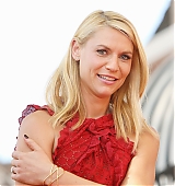 2015-09-24-Claire-Danes-Gets-A-Star-On-The-Hollywood-Walk-Of-Fame-0299.jpg