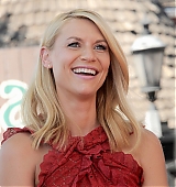 2015-09-24-Claire-Danes-Gets-A-Star-On-The-Hollywood-Walk-Of-Fame-0329.jpg