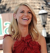 2015-09-24-Claire-Danes-Gets-A-Star-On-The-Hollywood-Walk-Of-Fame-0335.jpg