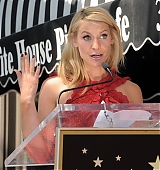 2015-09-24-Claire-Danes-Gets-A-Star-On-The-Hollywood-Walk-Of-Fame-0346.jpg