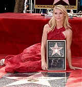 2015-09-24-Claire-Danes-Gets-A-Star-On-The-Hollywood-Walk-Of-Fame-0384.jpg