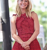 2015-09-24-Claire-Danes-Gets-A-Star-On-The-Hollywood-Walk-Of-Fame-0388.jpg
